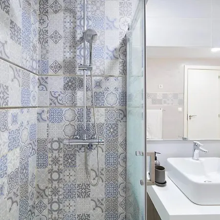 Apartment Seaside Charm In